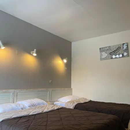 Auberge Des Charmilles 2*