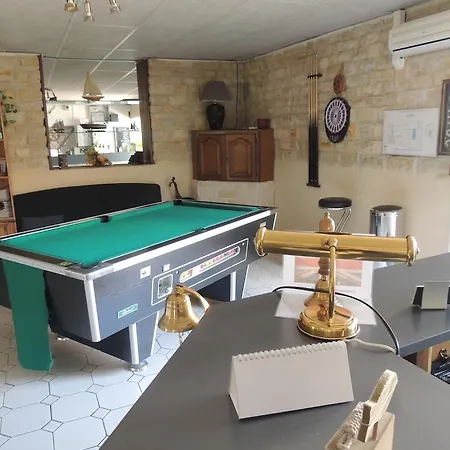 Auberge Des Charmilles 2*